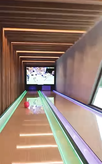 Imply® Bowling dans la maison de l'un des quilleurs les plus célèbres au monde
