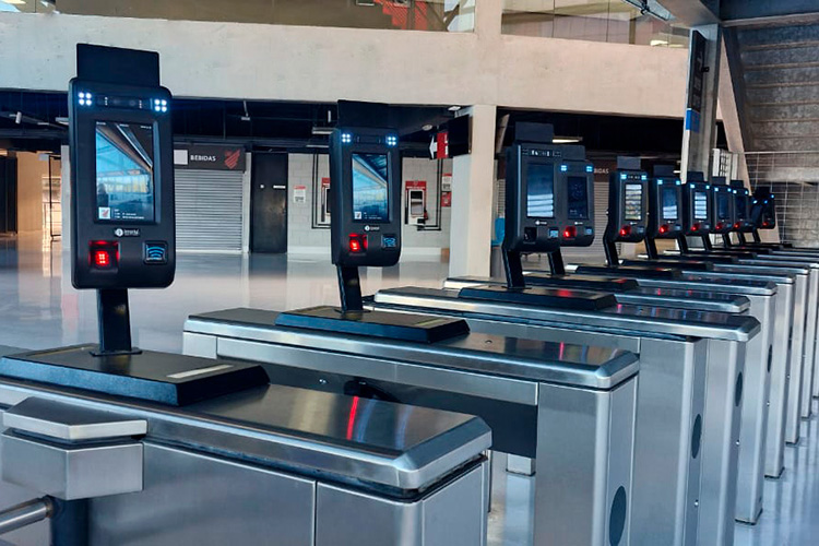 Equipamento de Reconhecimento Facial Imply® instalado em estádio de futebol