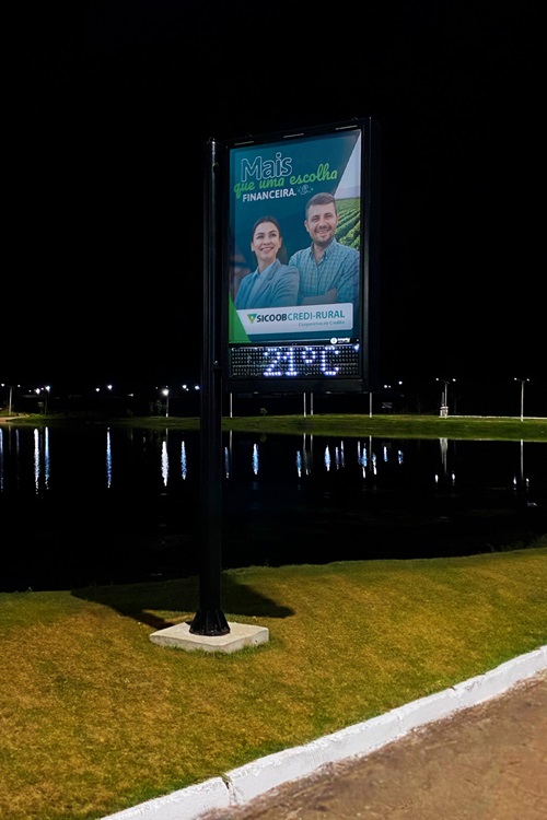 Relógio de Rua Imply® instalado na cidade de Bom Jardim do Goiás, pelo Sicoob Credi-Rural