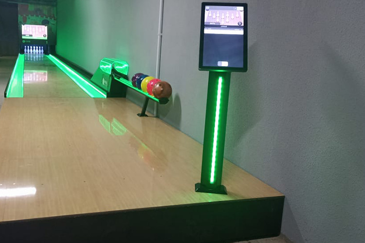 Pista de boliche instalada em clube de idosos em São Bernardino, no estado de Santa Catarina.