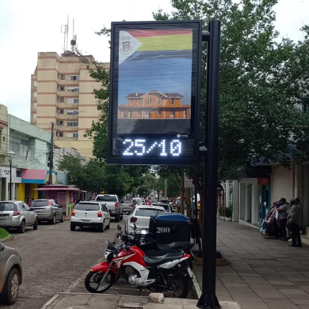 Relogio Digital LED OOH para Mobiliario Urbano