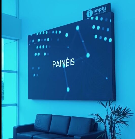 Imagem de painel em uma sala.