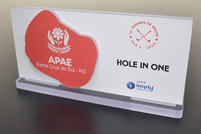 Troféu de um torneio de Golfe da APAE de Santa Cruz do Sul